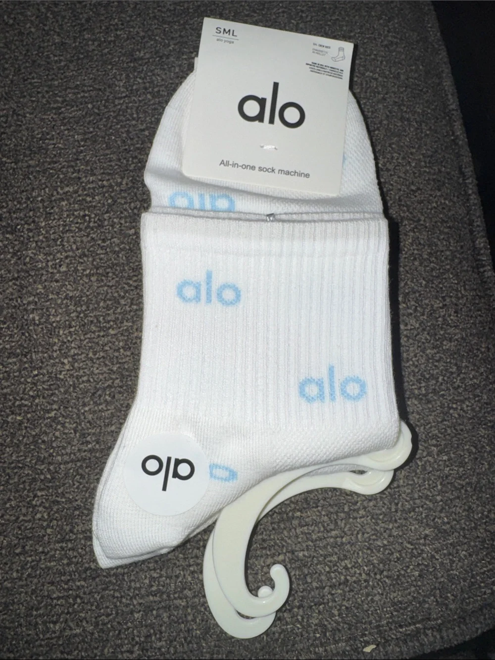 ALO Yoga Womens NWT White Socks with Light Blue Logo - 5-Pack